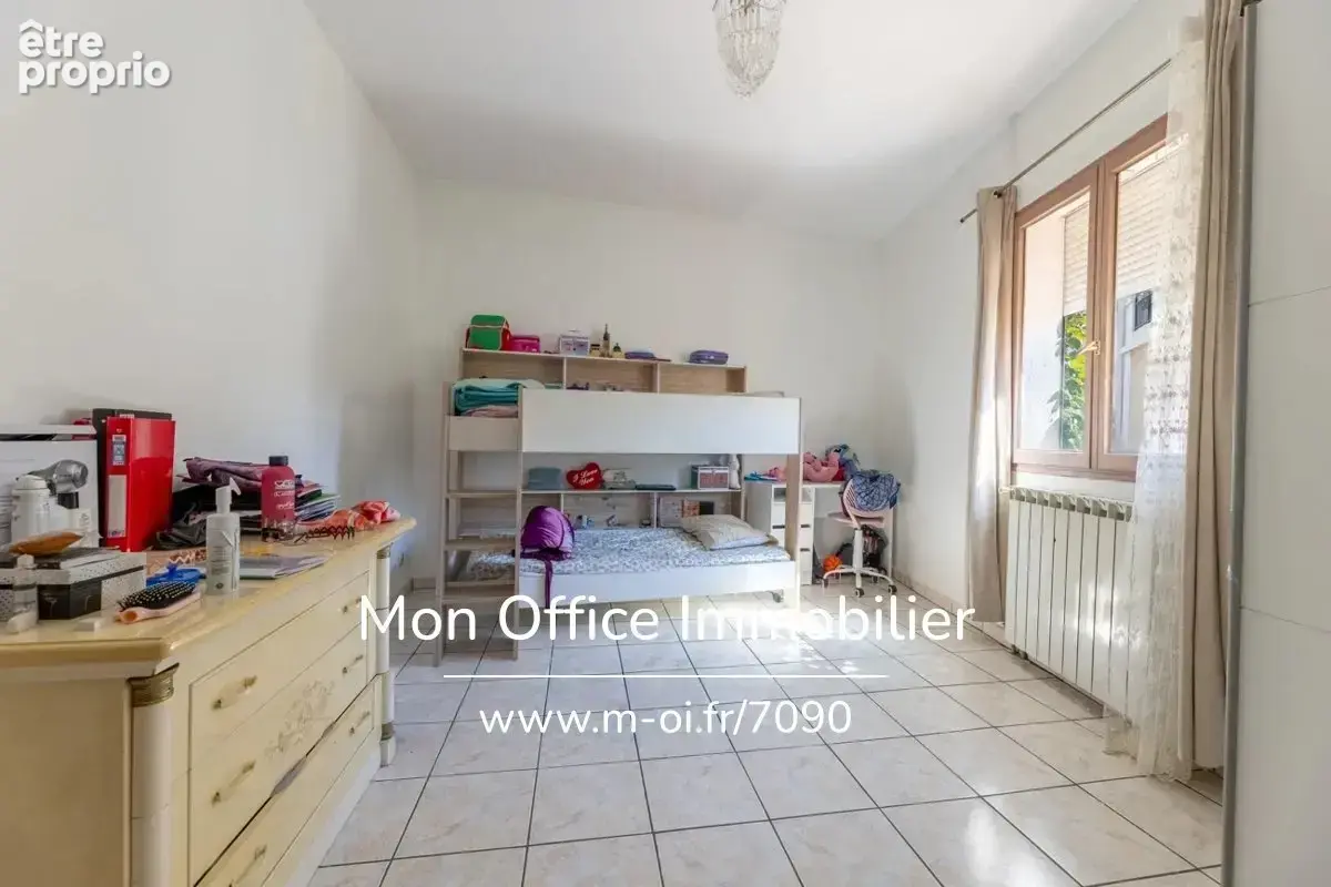Référence : 7090-AMB - Immeuble 5 pièces avec local commercial et chambre froide - photo 4