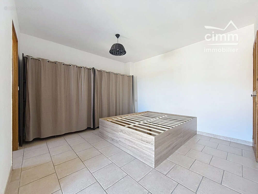 Appartement à L'ISLE-SUR-LA-SORGUE