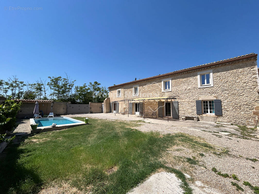 Maison à L'ISLE-SUR-LA-SORGUE