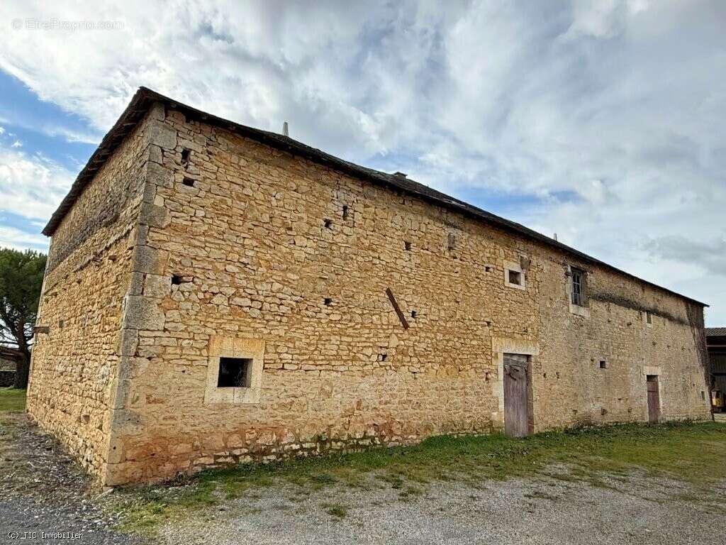 Maison à VERTEUIL-SUR-CHARENTE