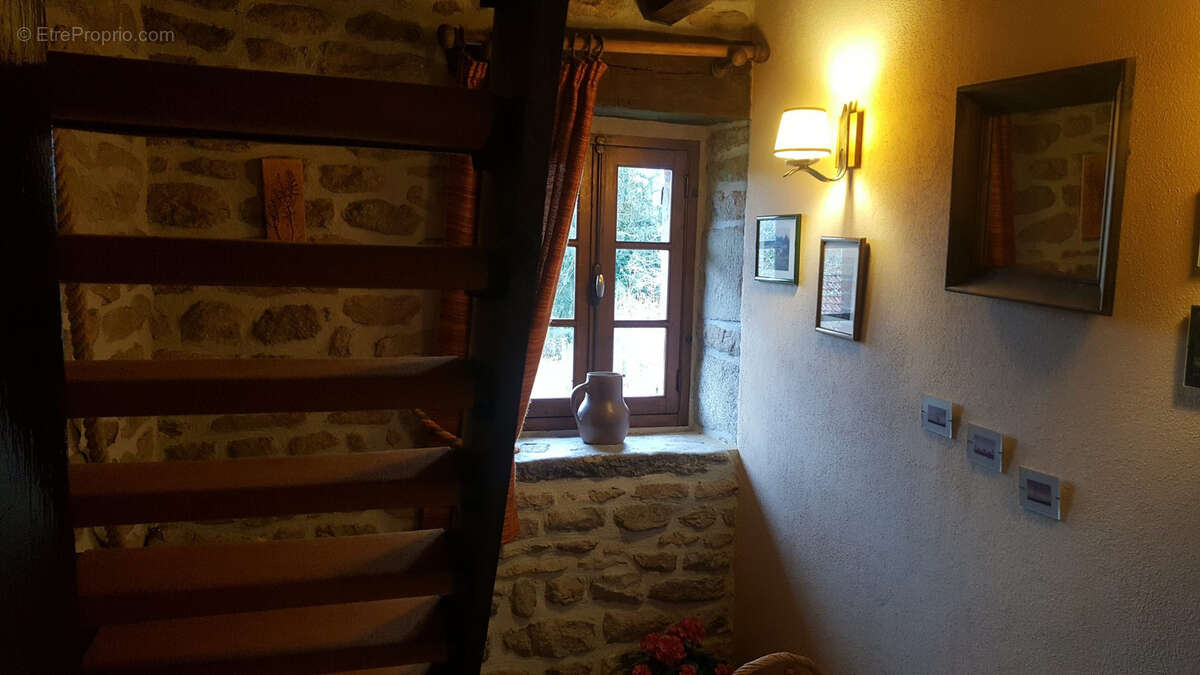 Maison à ROYERE-DE-VASSIVIERE