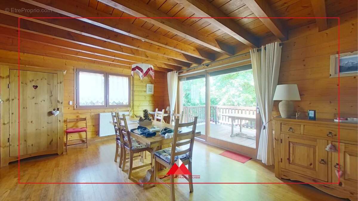 Chalet de 102 m² à Chapois - photo 2