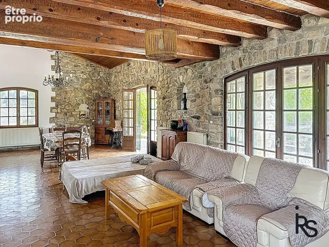 Au milieu d’un terrain arboré de 4350 m2, une maison de 107 m2 habitables - photo 7