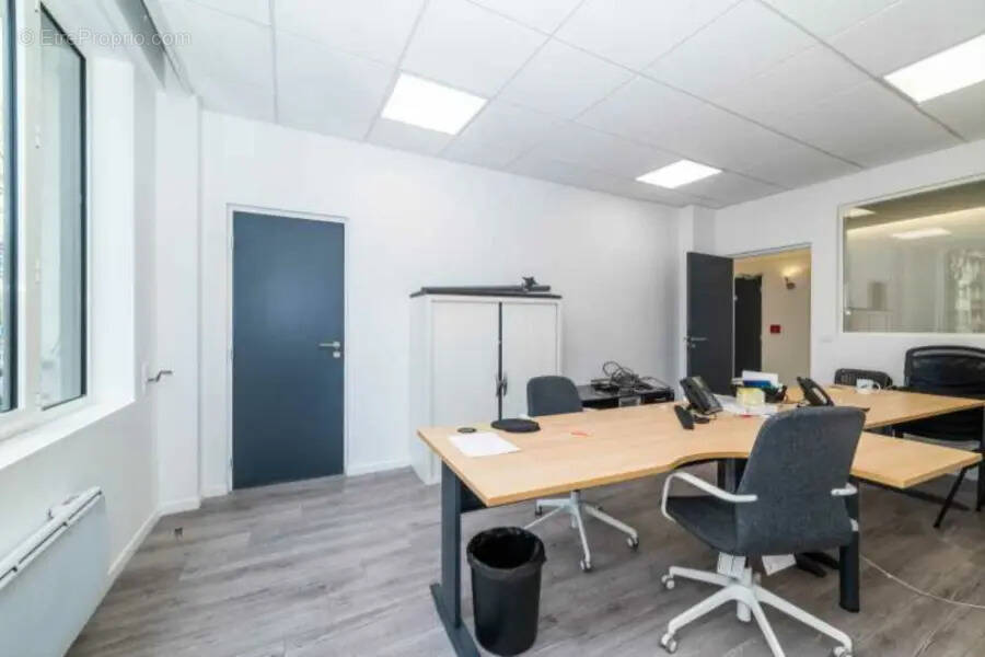 Commerce à PARIS-16E