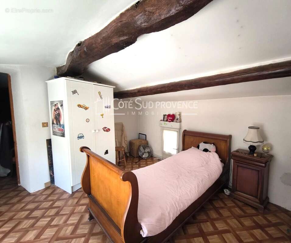 Appartement à VILLES-SUR-AUZON