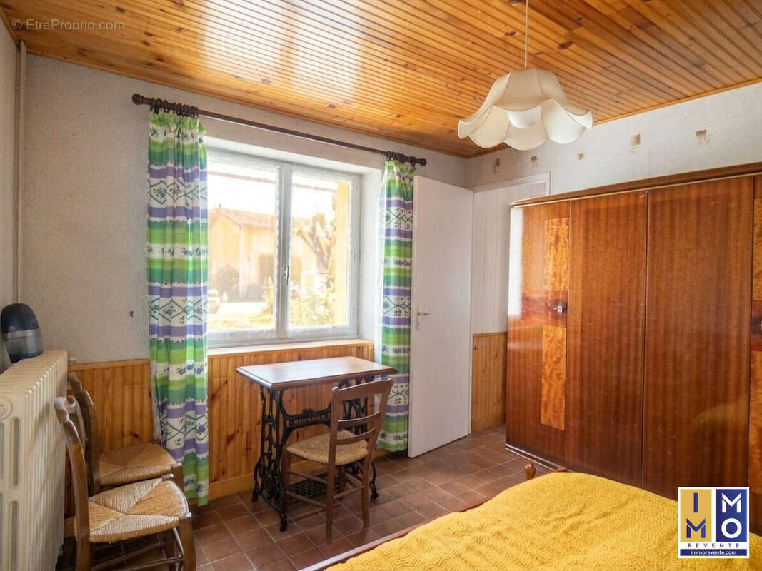 Maison à AZY
