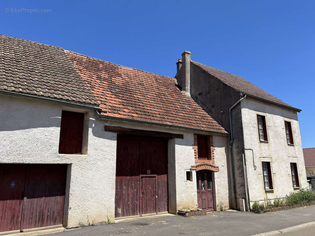 Maison avec dépendances - photo 2