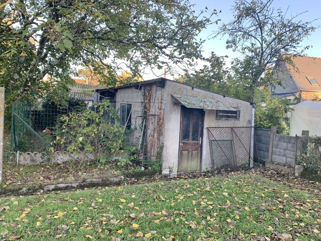 La petite dépendance. - Maison à RAUVILLE-LA-PLACE