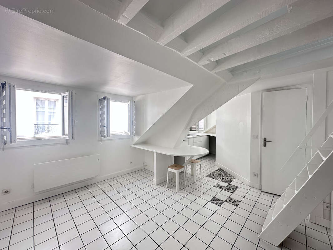 Paris 11 - folie mericourt - charmant studio renove - photo 2