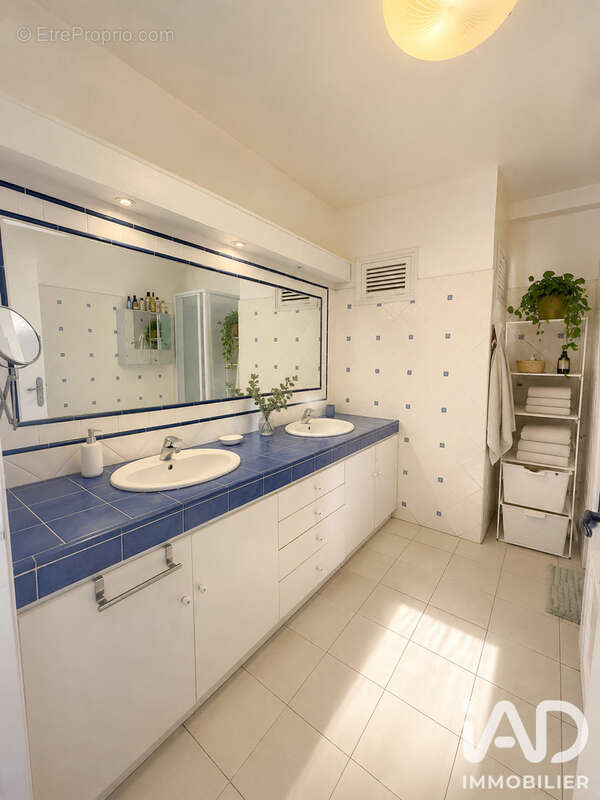 Appartement 126 m² à Marseille-8e  - photo 8