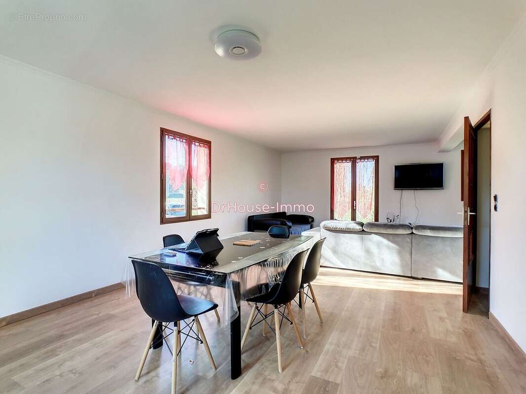 Maison 183 m² à Mussidan  - photo 5