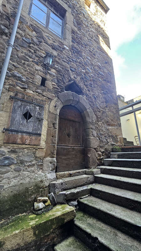 Maison à SAINT-GENIEZ-D&#039;OLT