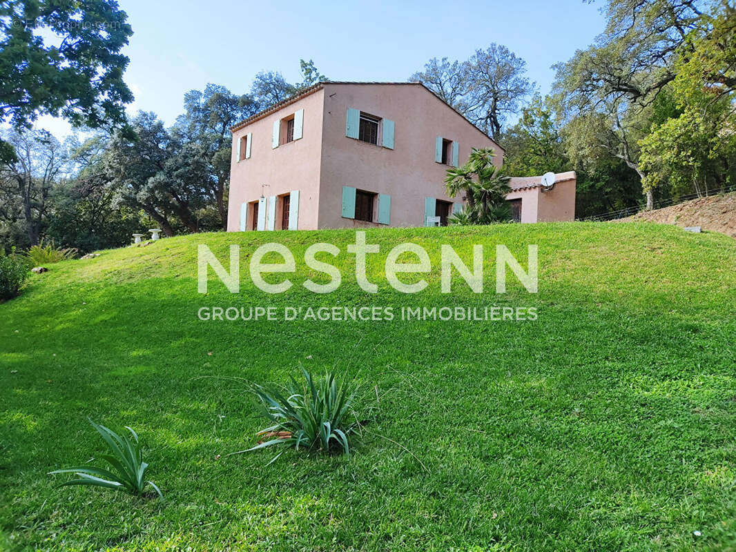 Maison à LA GARDE-FREINET