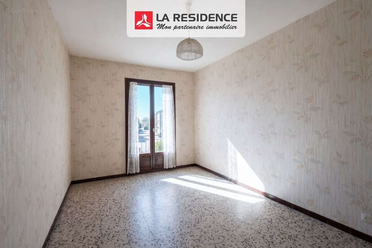 Maison 100 m² à Portes-Les-Valence  - photo 8