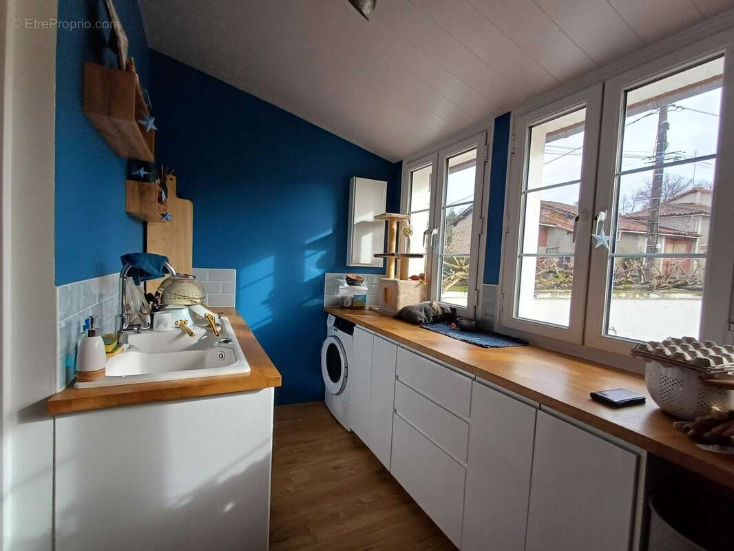Maison 178 m² à Chasseneuil-Sur-Bonnieure  - photo 5