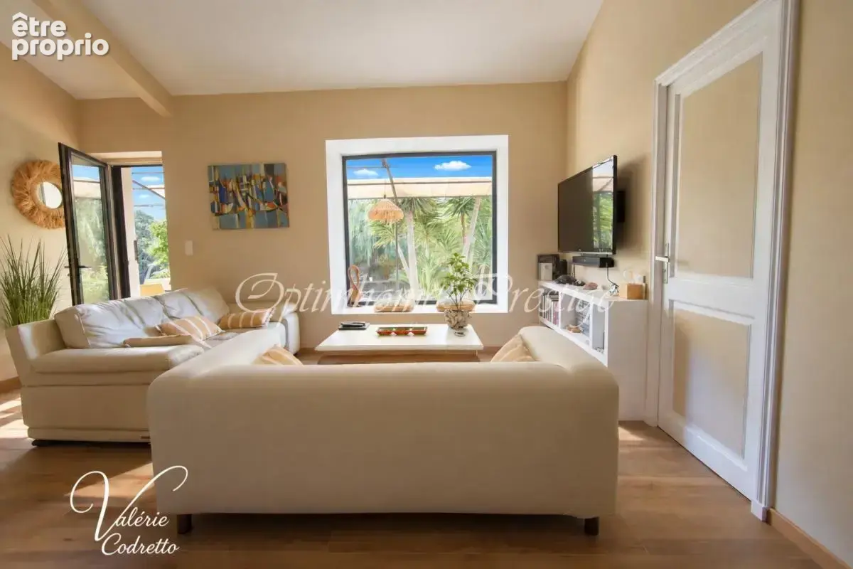 Villa de caractère avec piscine à Hyères Costebelle – Proche plage de l’Almanarre 83400 - photo 4