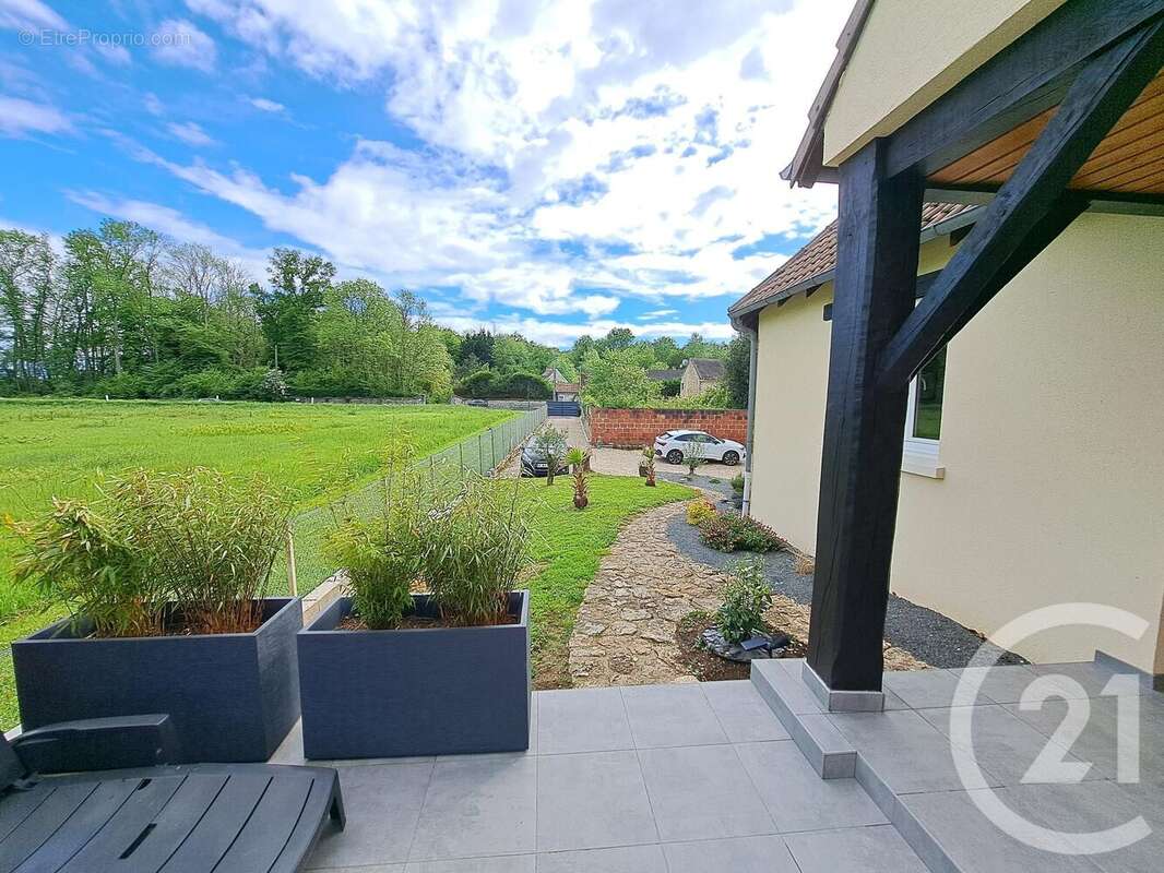 Maison à CHATILLON-LA-BORDE