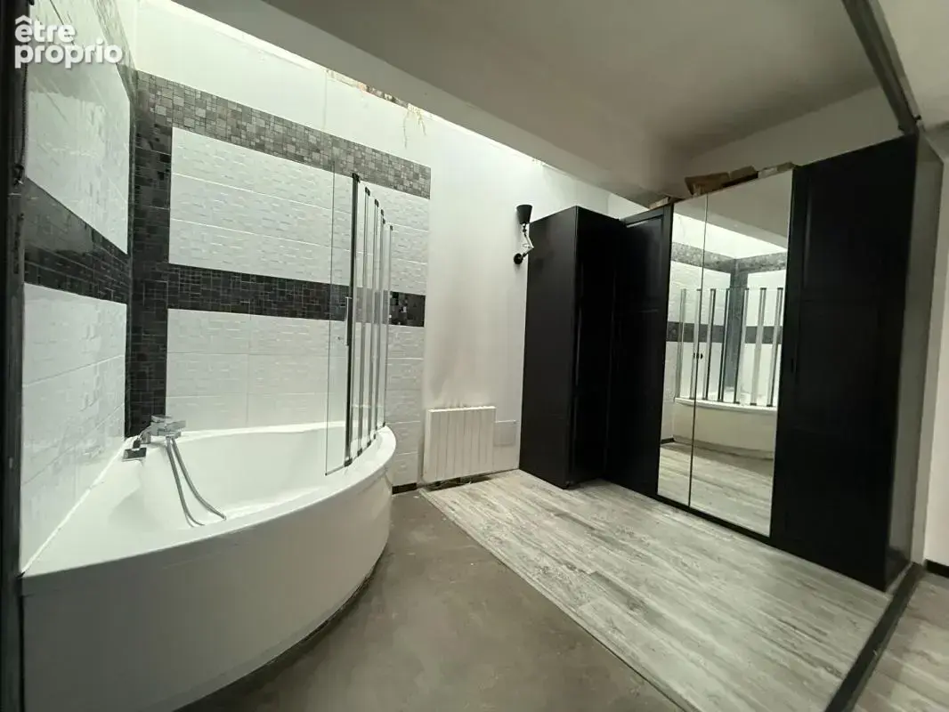 CARCASSONNE quartier des 4 Chemins maison de 220 m² avec terrasse et possibilité mixte habitation commerce - photo 13