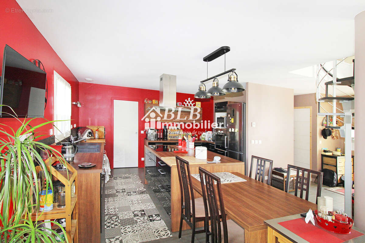 Maison à LE PERRAY-EN-YVELINES