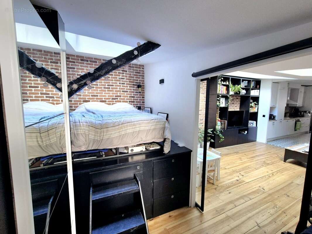 Appartement à PARIS-17E