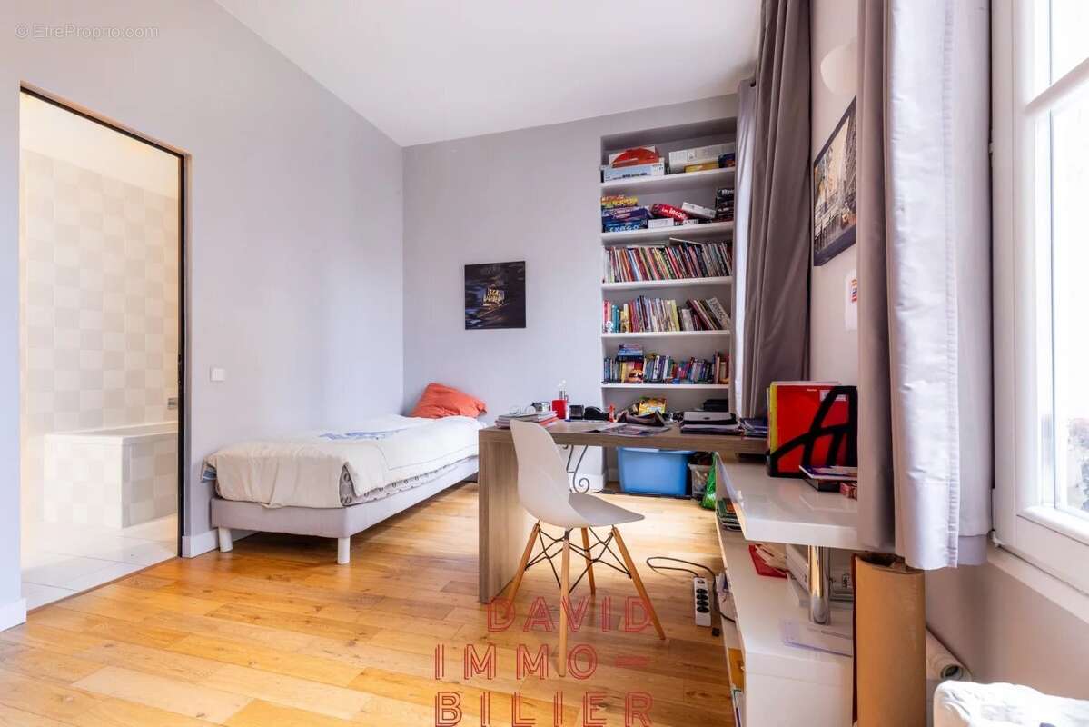 Appartement à PARIS-9E