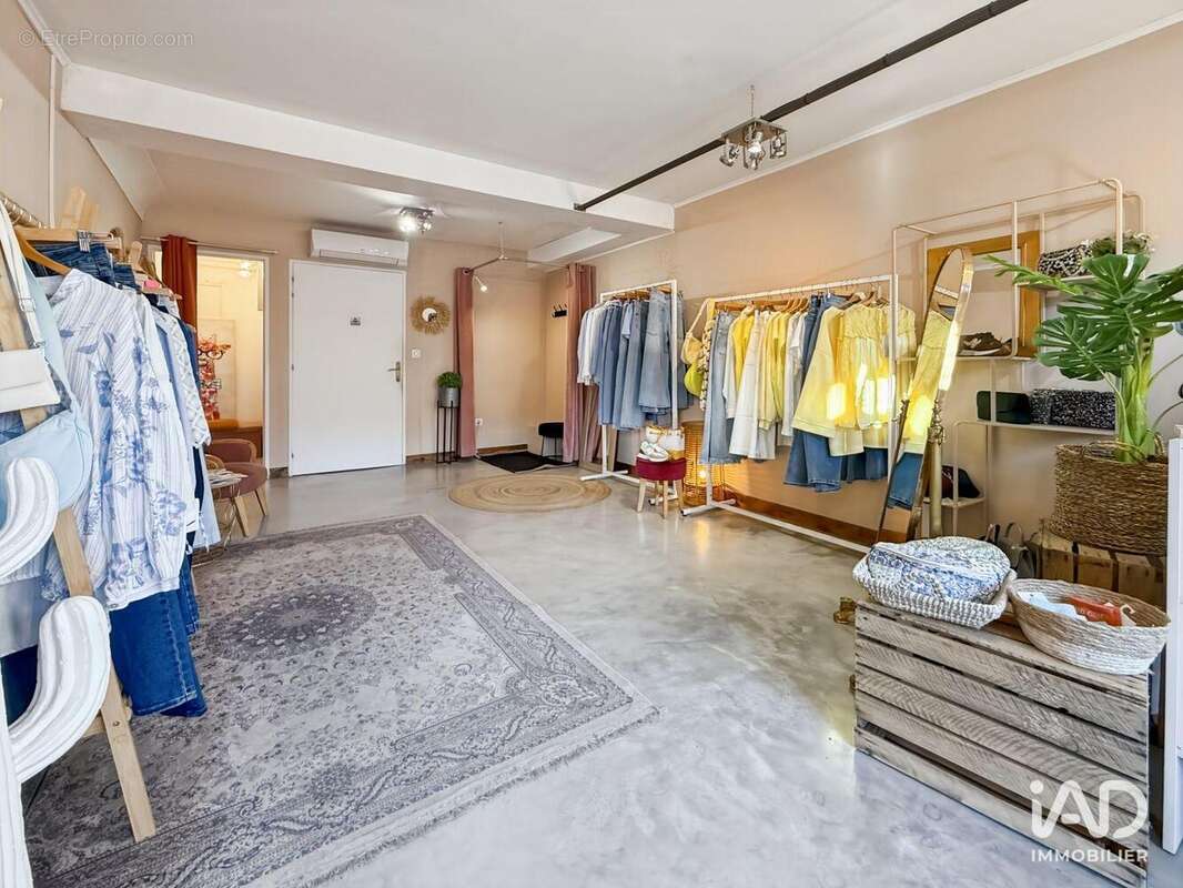 Photo 3 - Commerce à SAINT-MAXIMIN-LA-SAINTE-BAUME