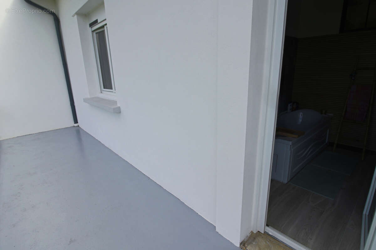 Maison à PUY-L&#039;EVEQUE