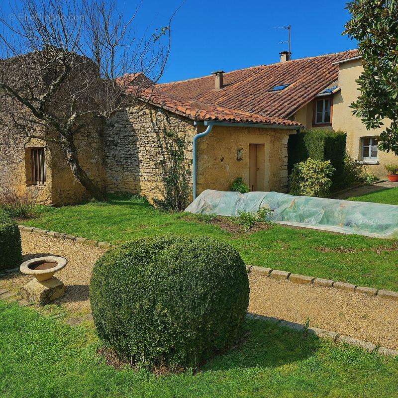 Maison à SAINT-CLAUD