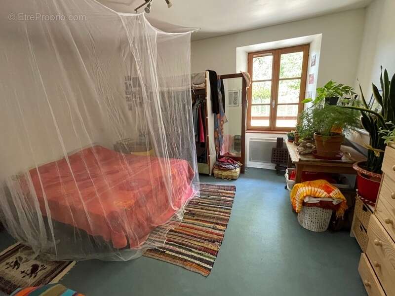 Appartement à BAGNAC-SUR-CELE