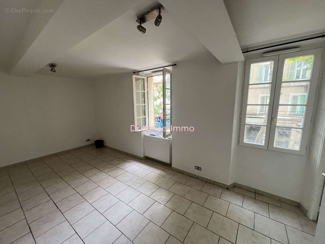 Appartement 200 m² à La Seyne-Sur-Mer  - photo 9