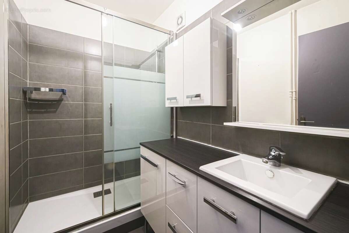 Appartement à MARSEILLE-3E