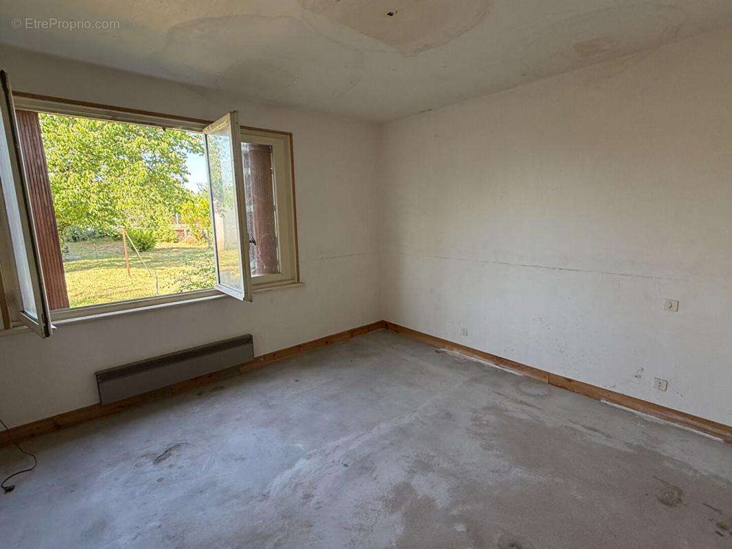 Maison Moulins 7 pièce(s) 180 m2 + garage + dépendance + puits - photo 5