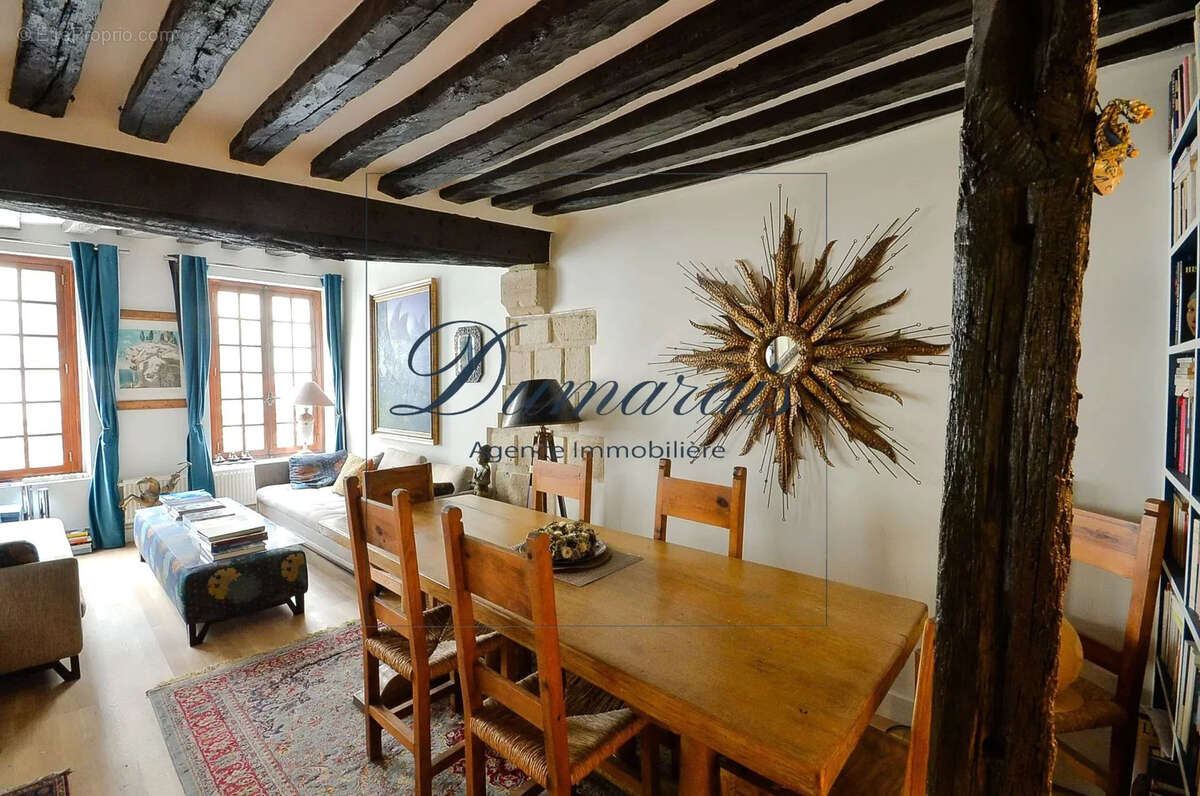 Appartement à PARIS-3E