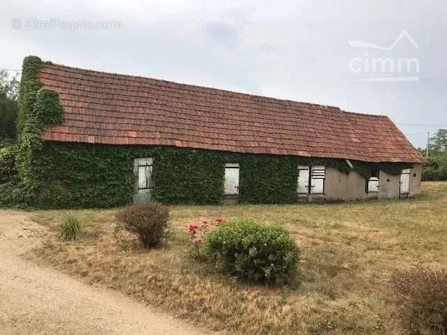 Maison à THIEL-SUR-ACOLIN