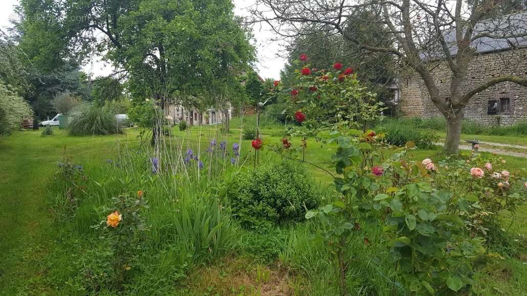 Maison à MONTCHEVREL