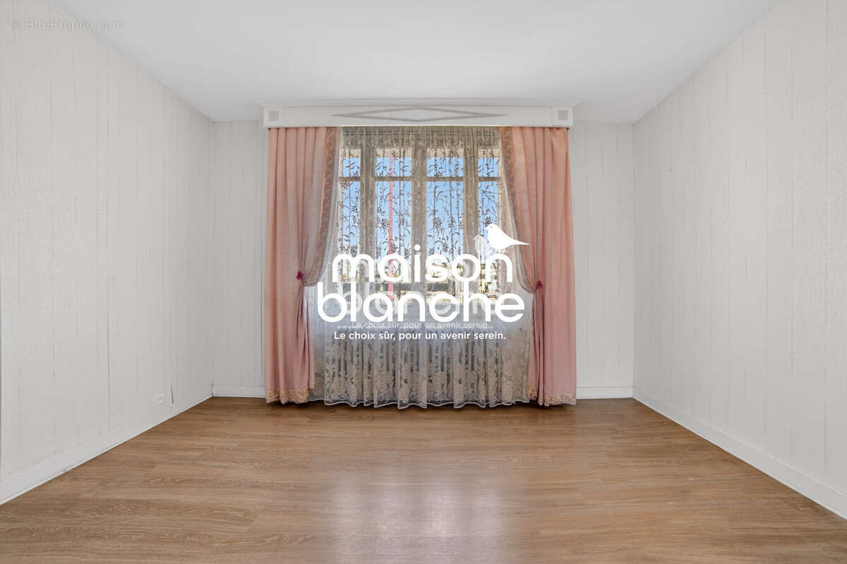 Maison 93 m² à Chatillon-Sur-Thouet  - photo 4