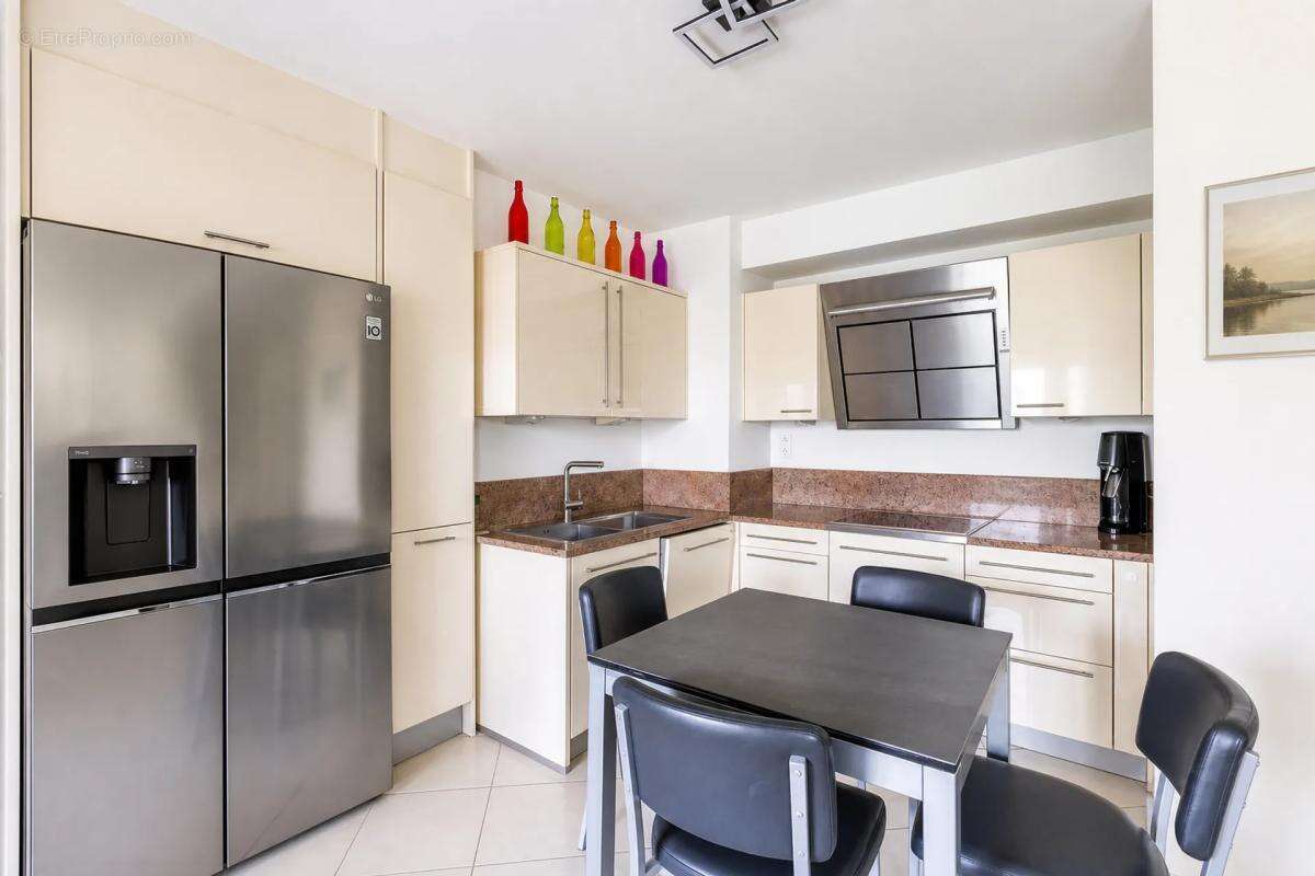 Appartement à MEYZIEU