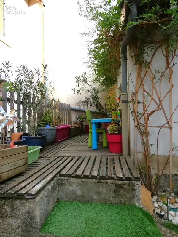 Maison de village avec extérieur et garage  de 74m2 en vente 245000 € à Thurins - photo 5
