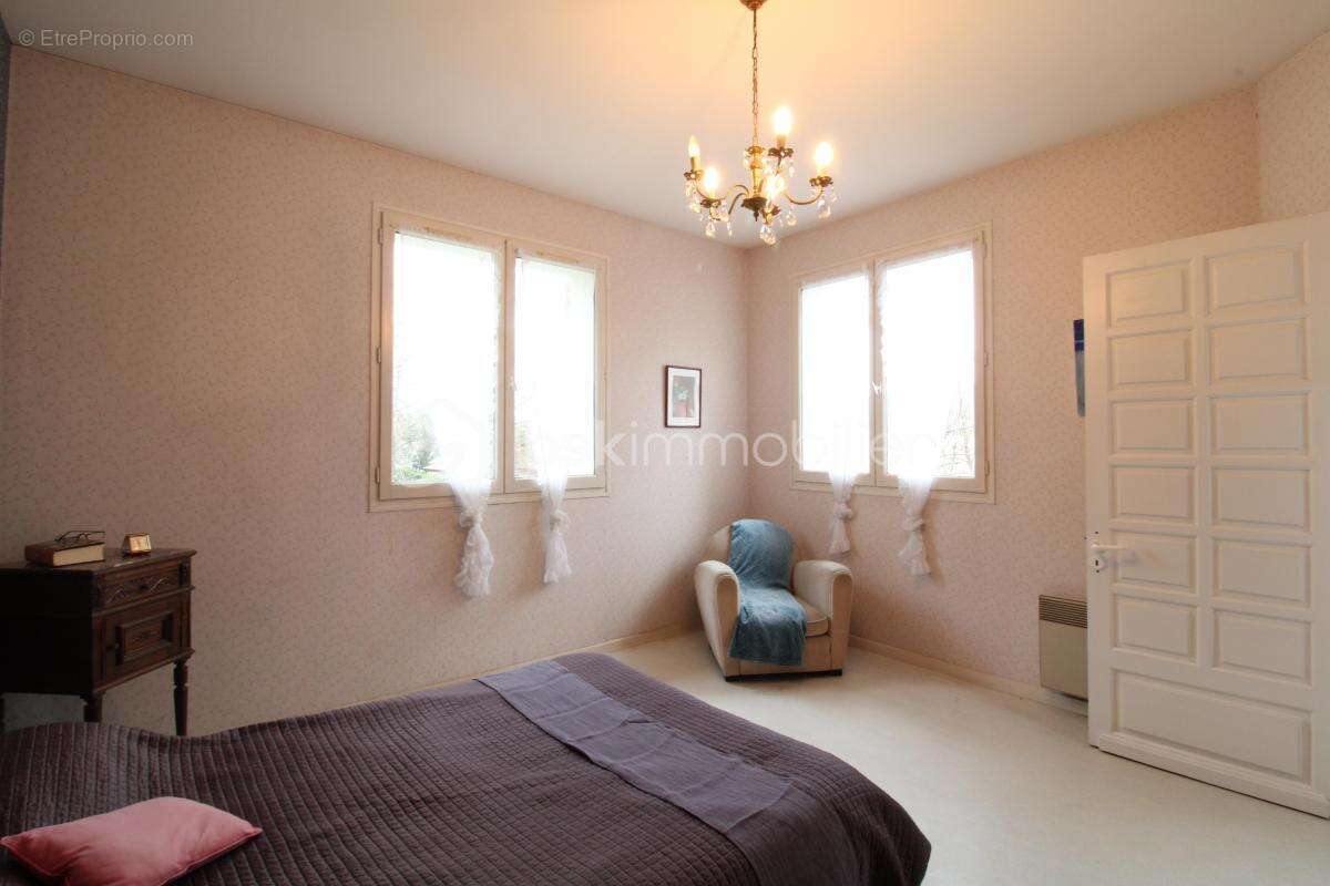 Maison à EUGENIE-LES-BAINS