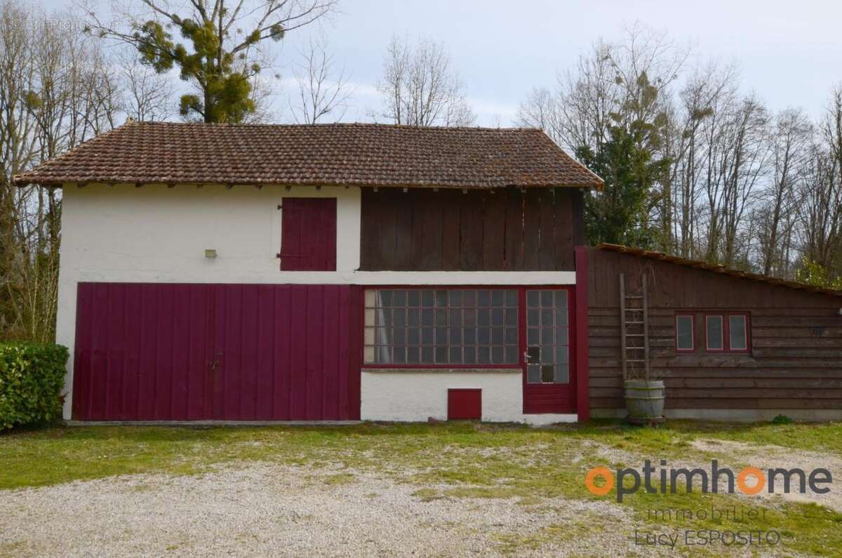Propriété de 4 chambres au bord de la rivière à vendre - photo 39