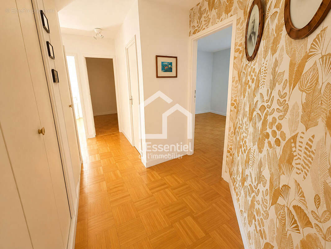 Appartement à VERNEUIL-SUR-SEINE