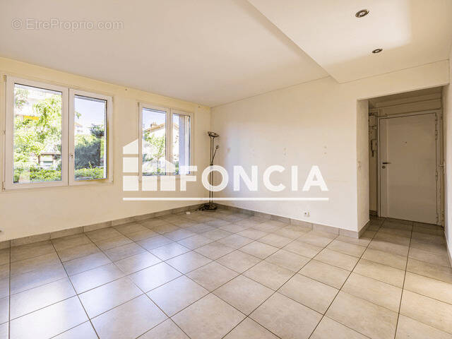 Appartement à MONTROUGE