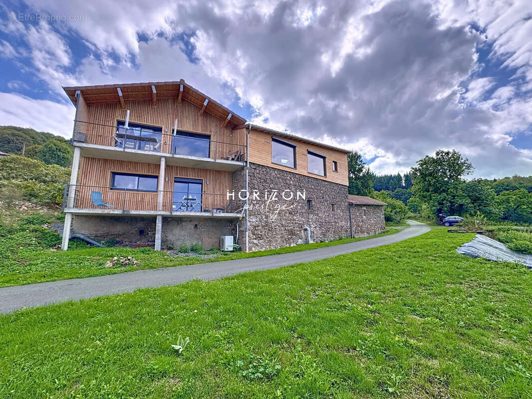 Maison à LA CHAPELLE-DE-GUINCHAY