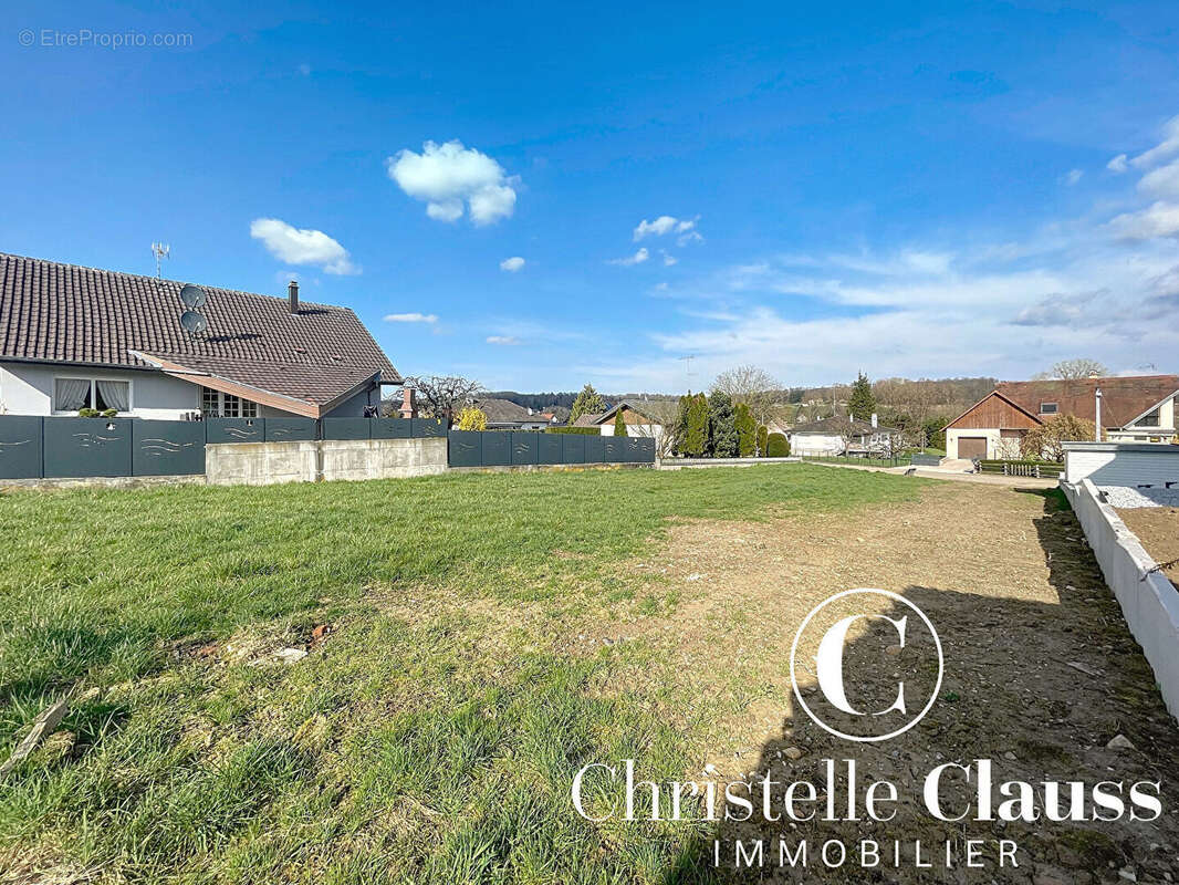 Terrain à DURMENACH