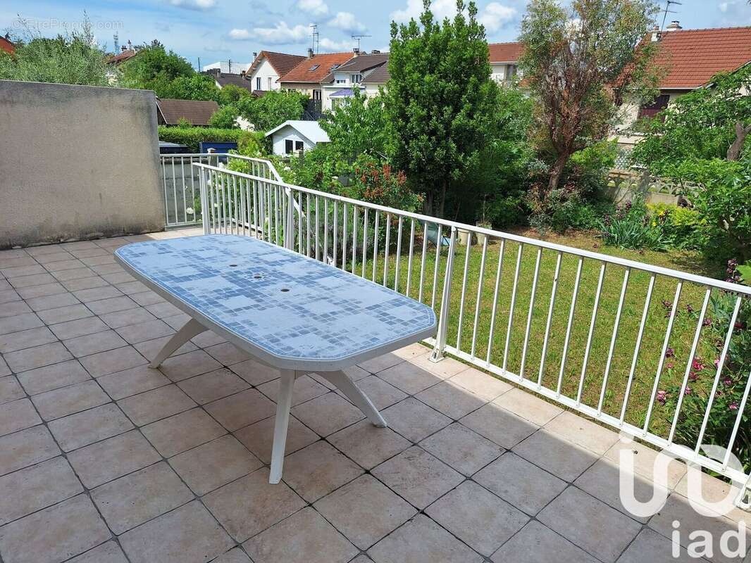 Photo 9 - Maison à VIRY-CHATILLON