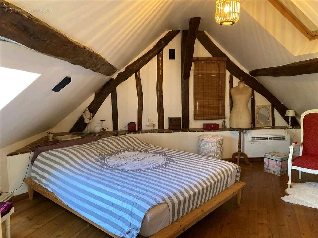 Maison à TREMBLAY-LES-VILLAGES