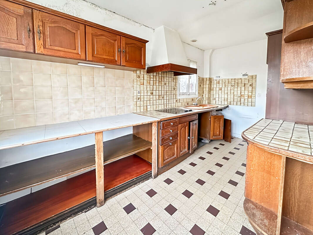 Maison à VERRIERES-LE-BUISSON