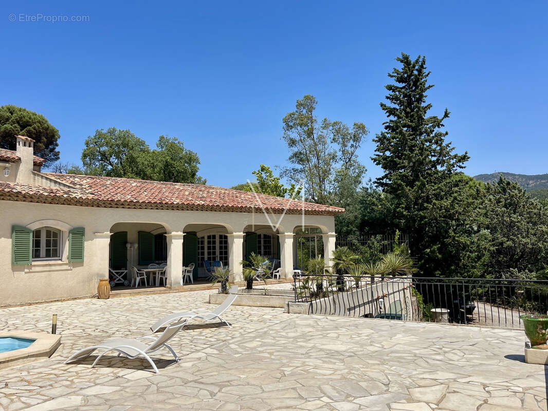 Le plan de la tour - tres belle propriété sur 4 hectares - rafraichissements à prevoir. - photo 10