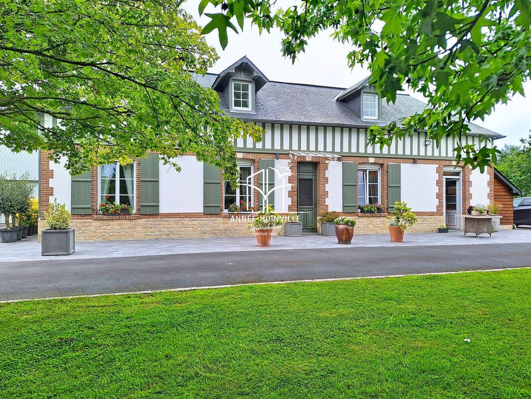 Maison à EQUEMAUVILLE