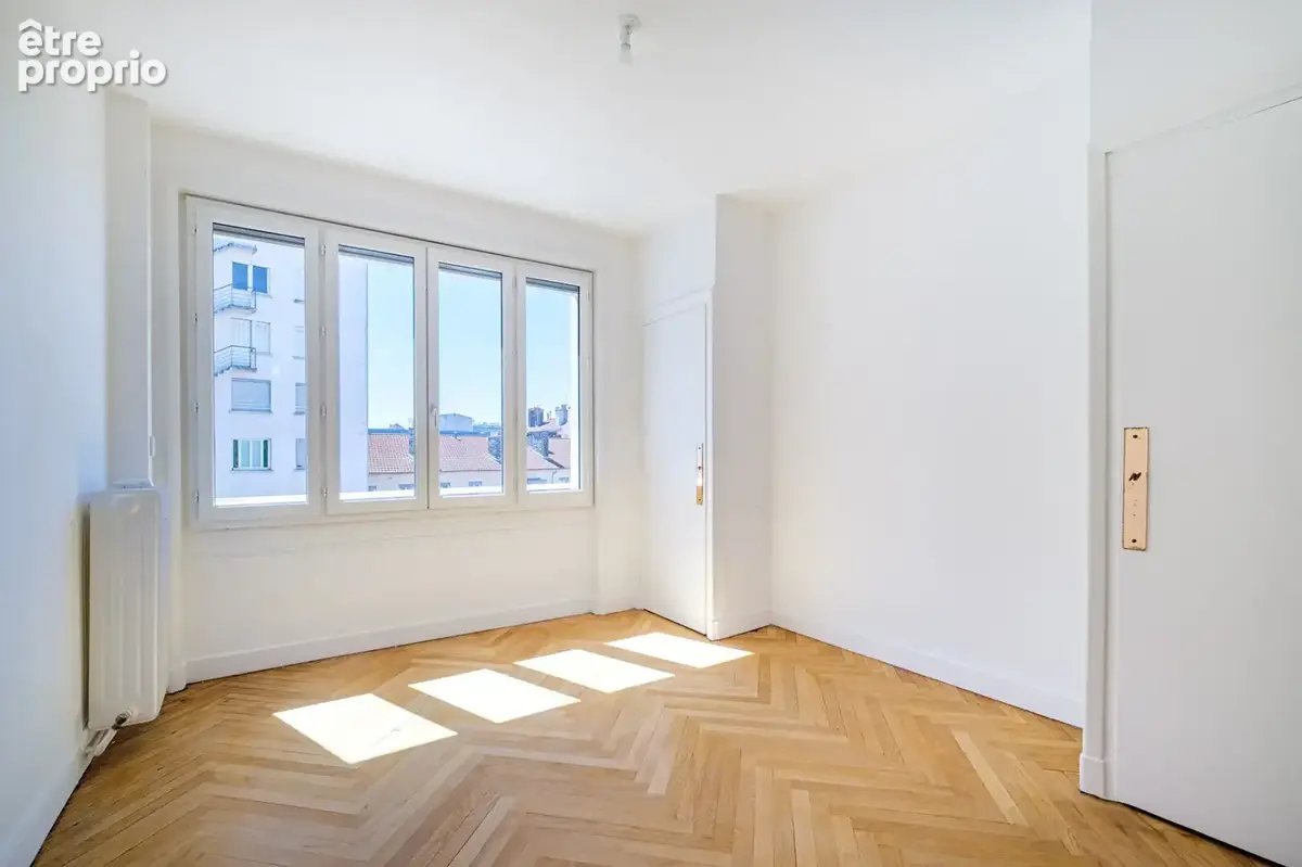 Vente appartement T5, fraichement rénové, balcon, sans vis à vis - quartier Saxe - photo 4